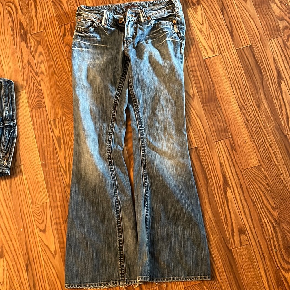 Silvers size 28.